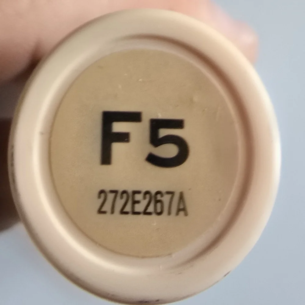Makeup Revolution Fast Base Stick Foundation F5 New Sealed